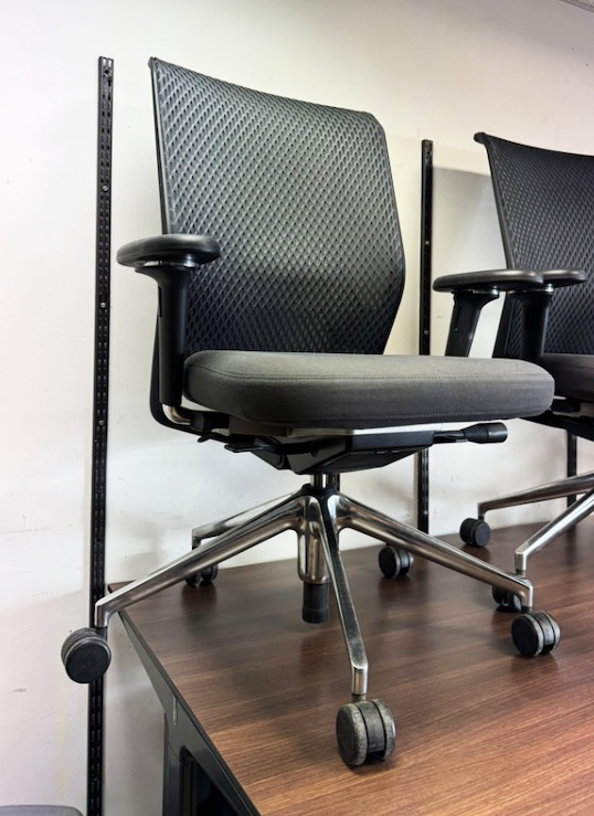 Vitra ID Mesh Chair